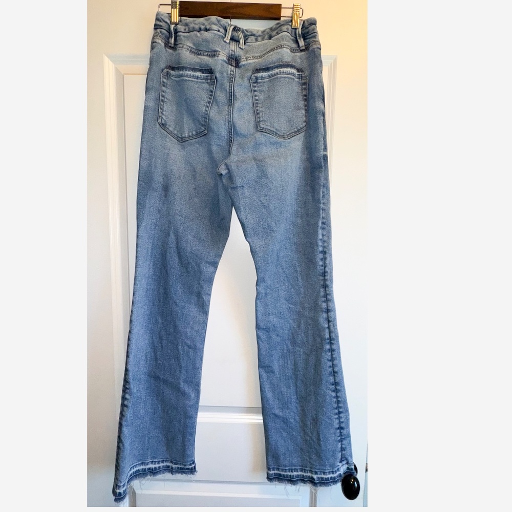 Good American Good Classic Frayed Hem Boot JeansStyle GCB953T - Picture 4 of 11